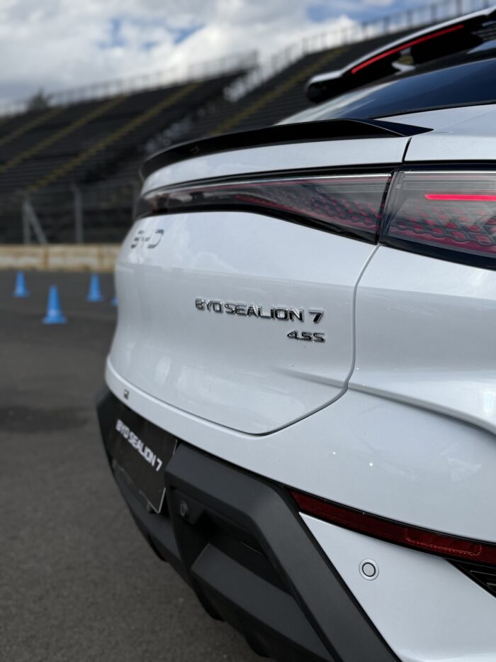 Sealion 7, el SUV coupé eléctrico de BYD sofisticado y deportivo