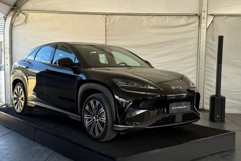 Sealion 7, el SUV coupé eléctrico de BYD sofisticado y deportivo