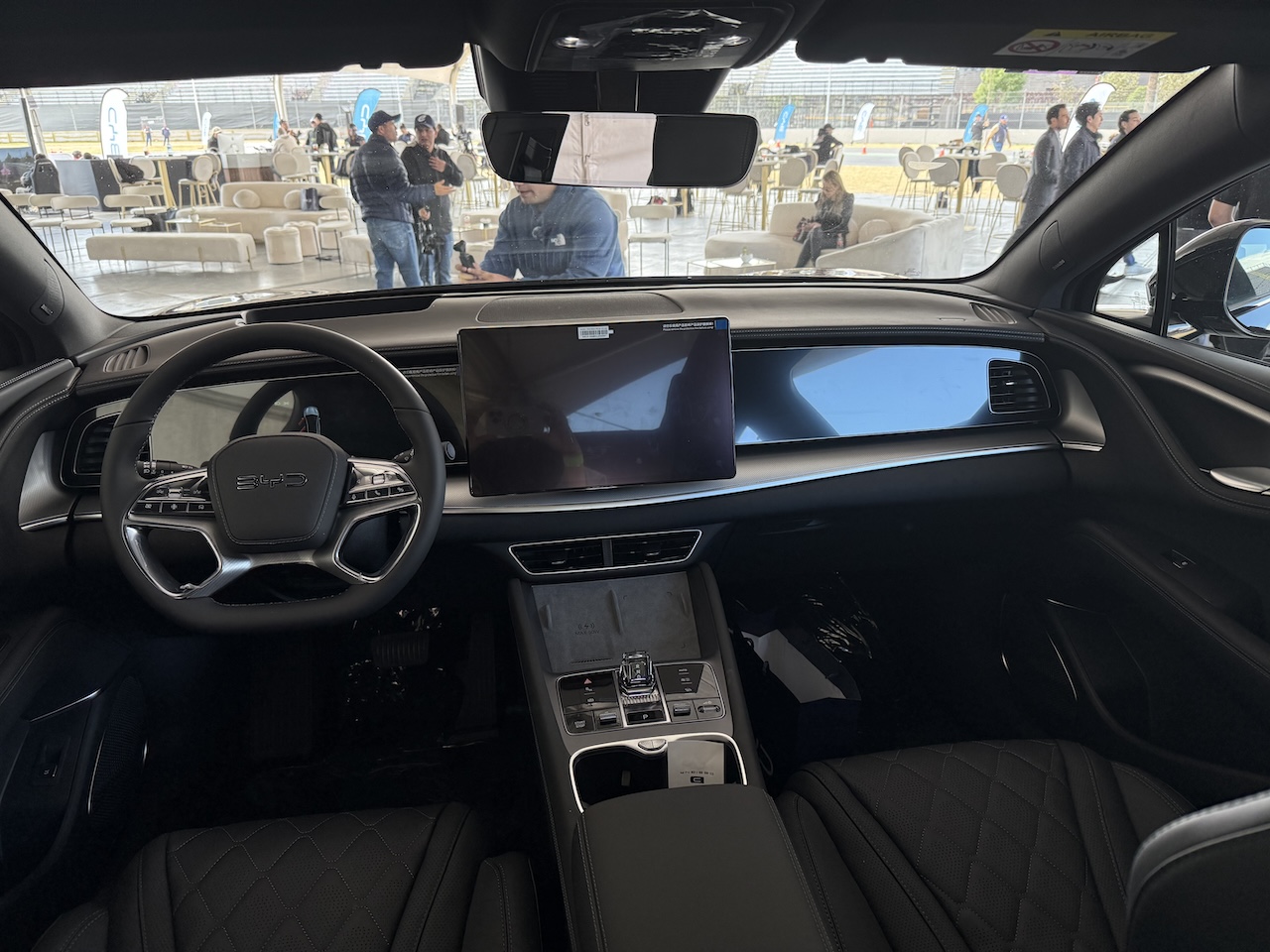 Interiores Sealion 7 | Memo Lira