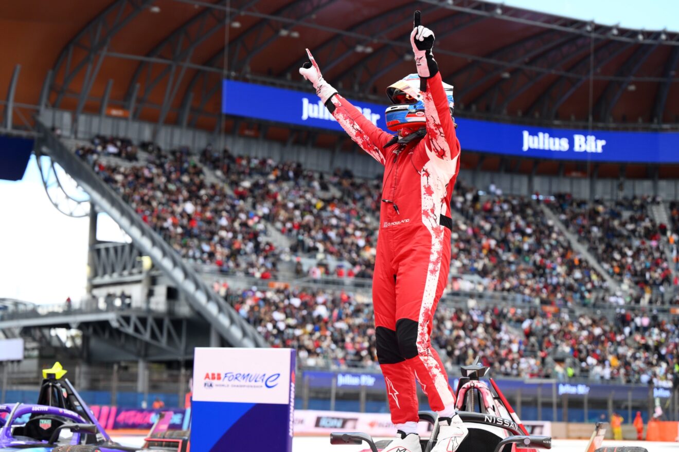 Oliver Rowland vence a Porsche y se lleva la victoria para Nissan en el E-Prix de la Ciudad de México