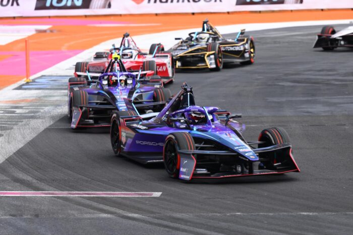 Oliver Rowland vence a Porsche y se lleva la victoria para Nissan en el E-Prix de la Ciudad de México
