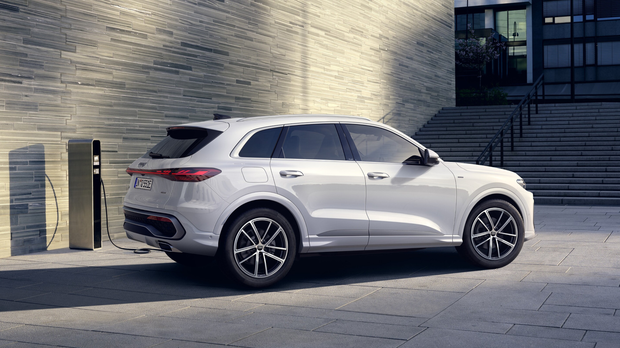 Audi Q5 e hybrid SUV híbrido enchufable | Memo Lira Audi Q5 e hybrid SUV híbrido enchufable