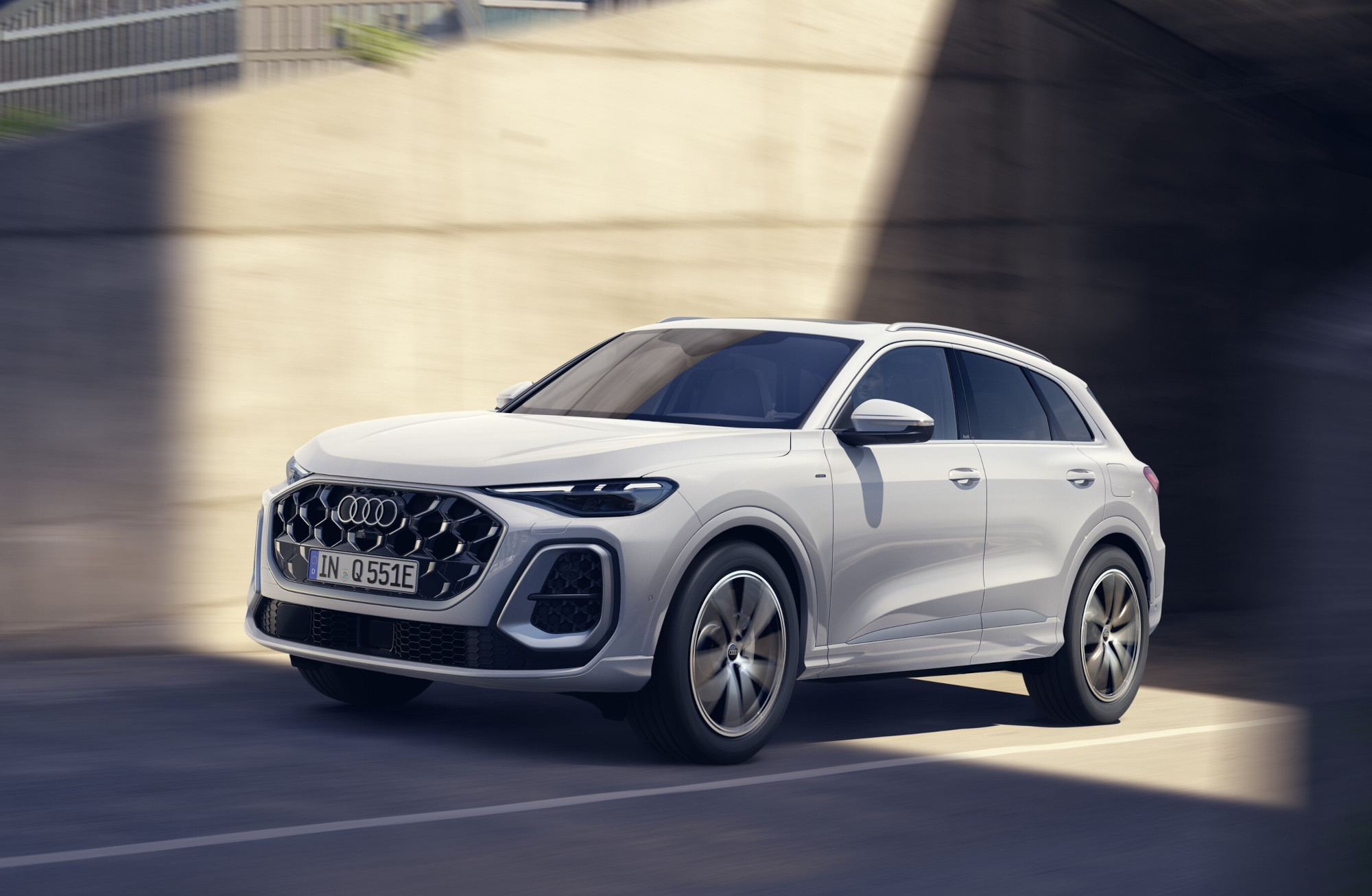 Audi Q5 SUV e hybrid | Memo Lira