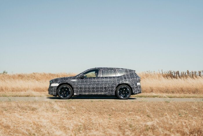 BMW iX3, vista lateral
