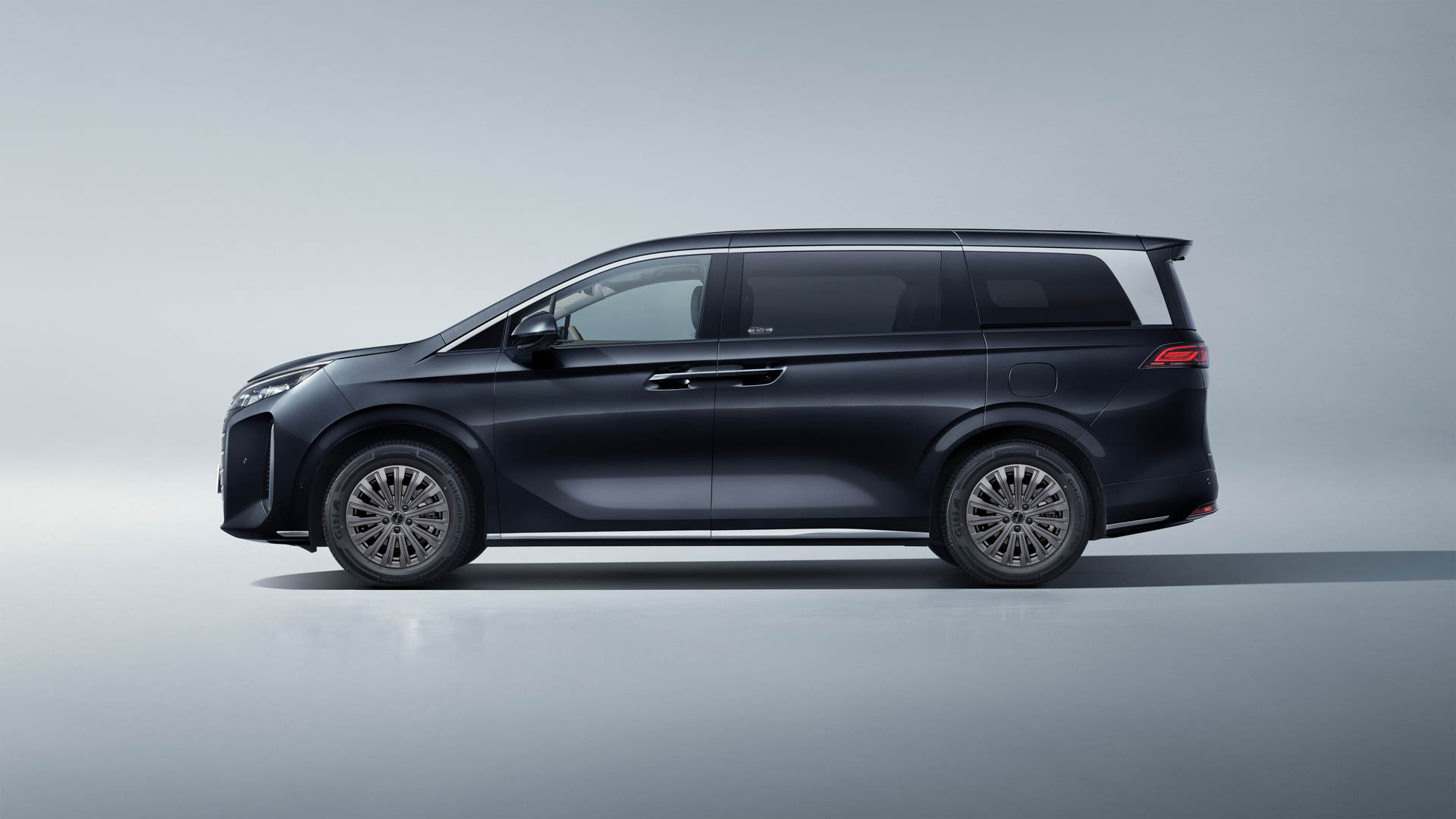 BYD M9 | Memo Lira BYD M9