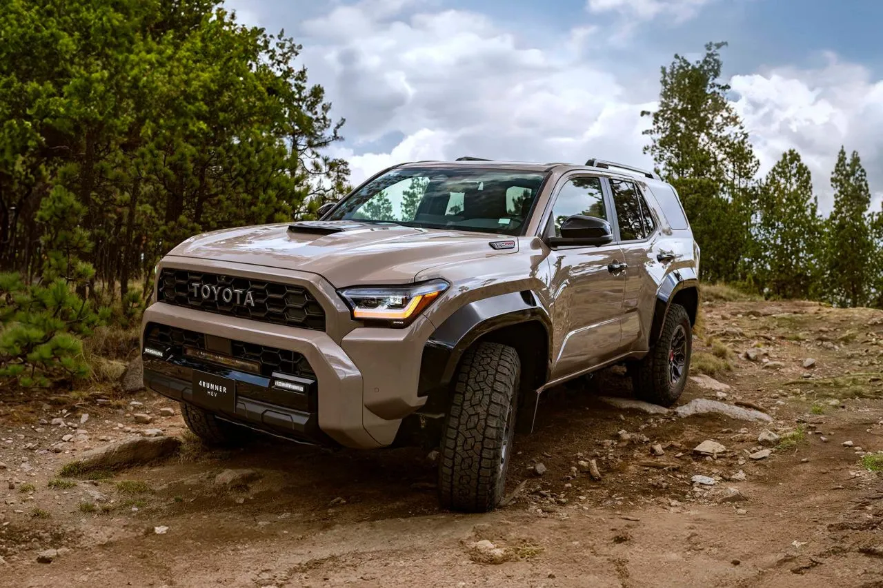 Toyota busca las 120,000 unidades y trae más híbridos