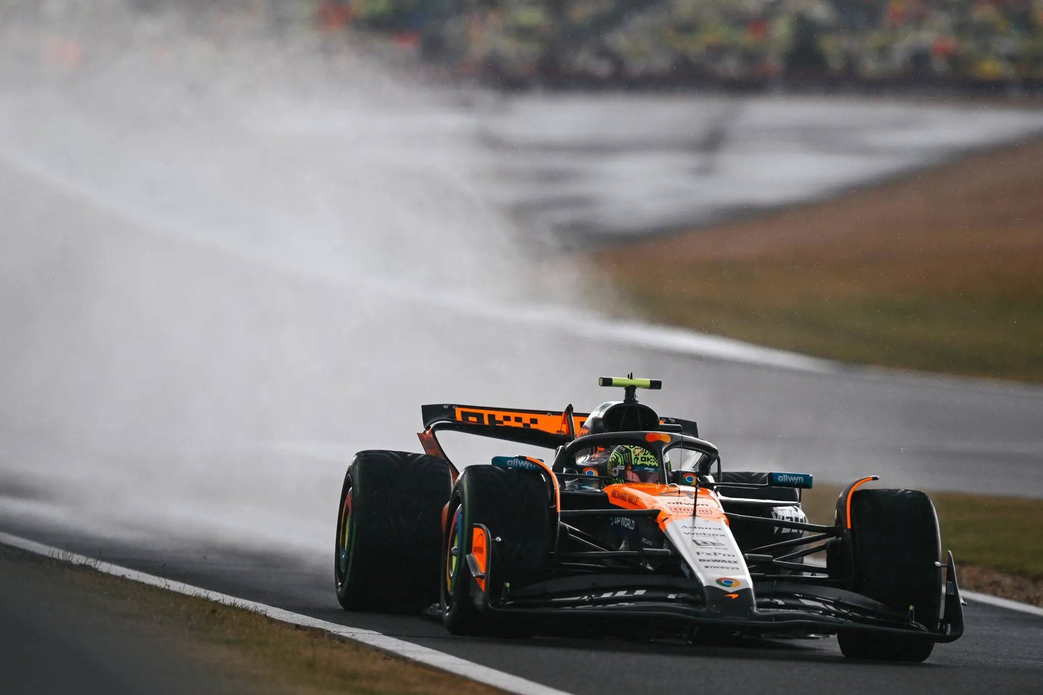 Lando Norris conquista un accidentado Gran Premio de Gran Bretaña 2025; ¡Hülkenberg logra su primer podio en F1!